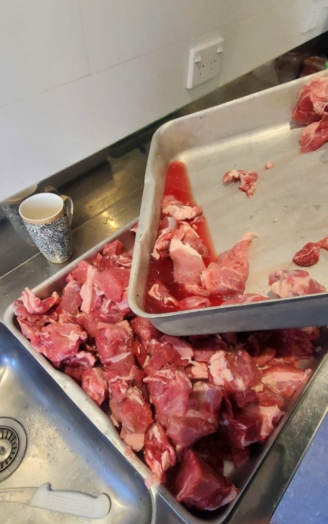 Thawed pork shoulder, moisture extraction.
